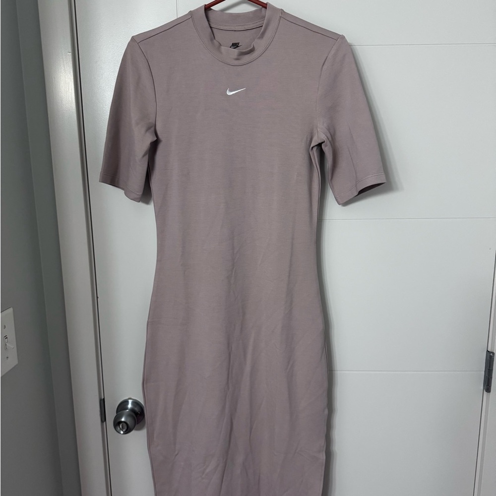 Nike Mauve Short Sleeve Dress